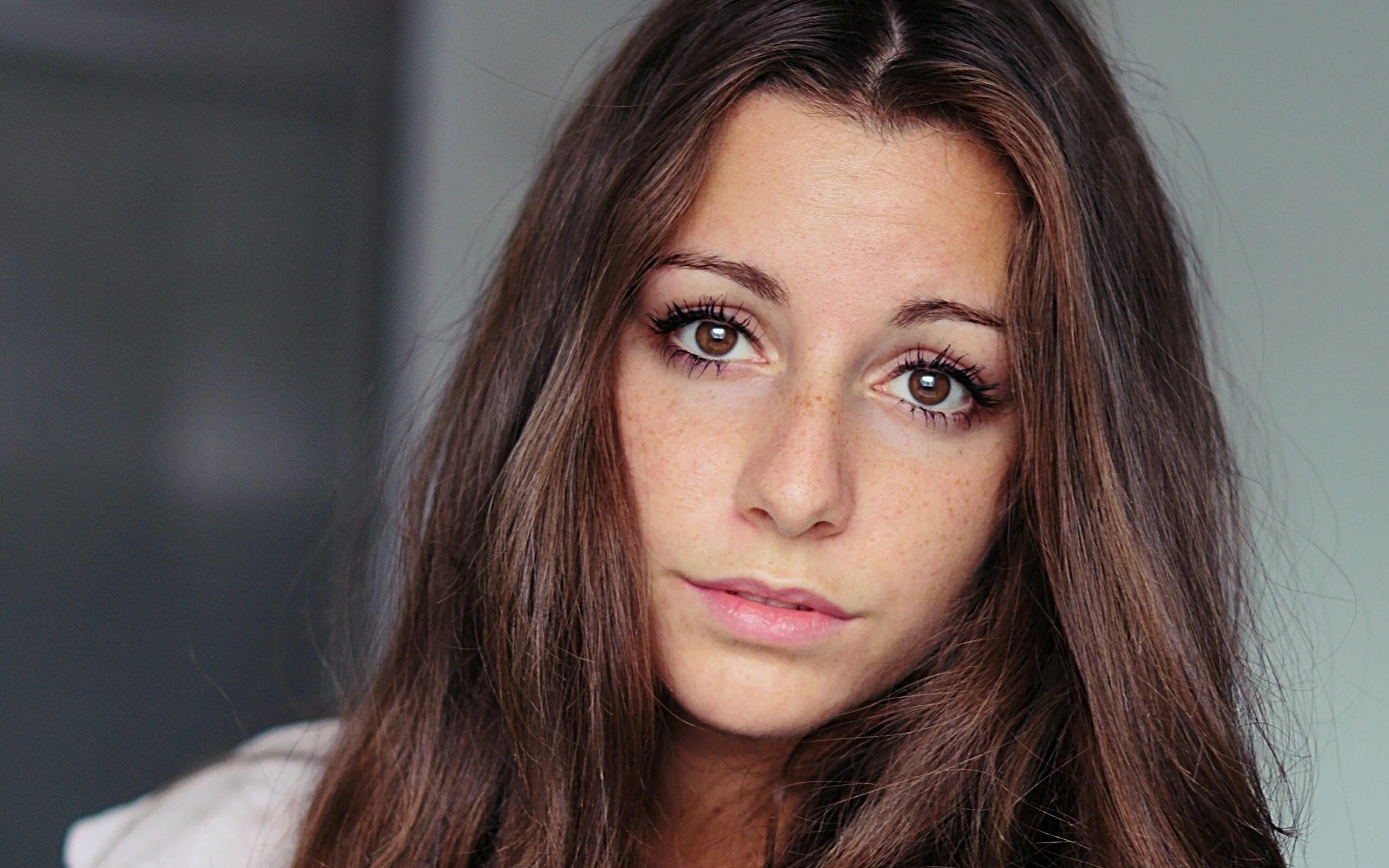 Raw brunettes