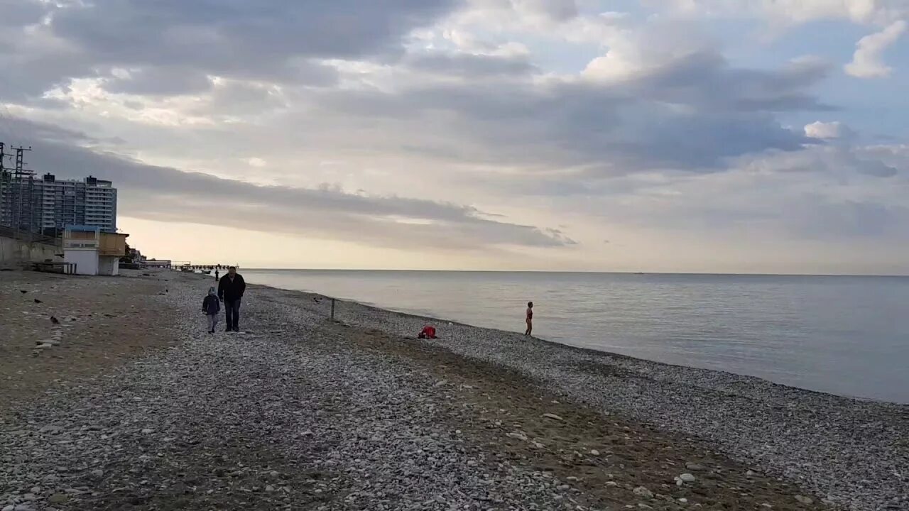 Лазаревское есть ли мазут в море. Пляж морская звезда в лазаревском. пляж багратион лазаревское. пляж касабланка в лазаревском. лазаревское в октябре.