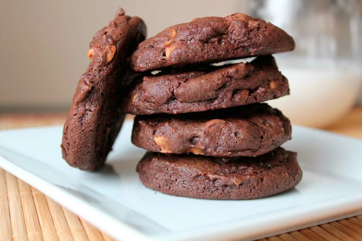 Печенье с шоколадом рецепт в домашних. Рут Уэйкфилд печенье. Кукис печенье шоколадное. Кукис шоколадный с шоколадом. Шоколадное овсяное печенье.