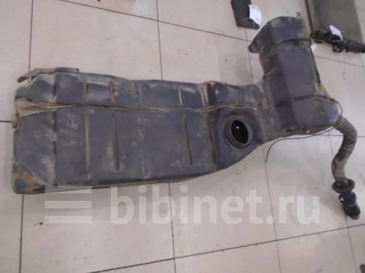 Топливный бак mercedes benz. Бензобак мерседес 203. 211 мерс e240 бензин бак. Топливный бак mercedes benz. Мерседес w203 бак топлива.