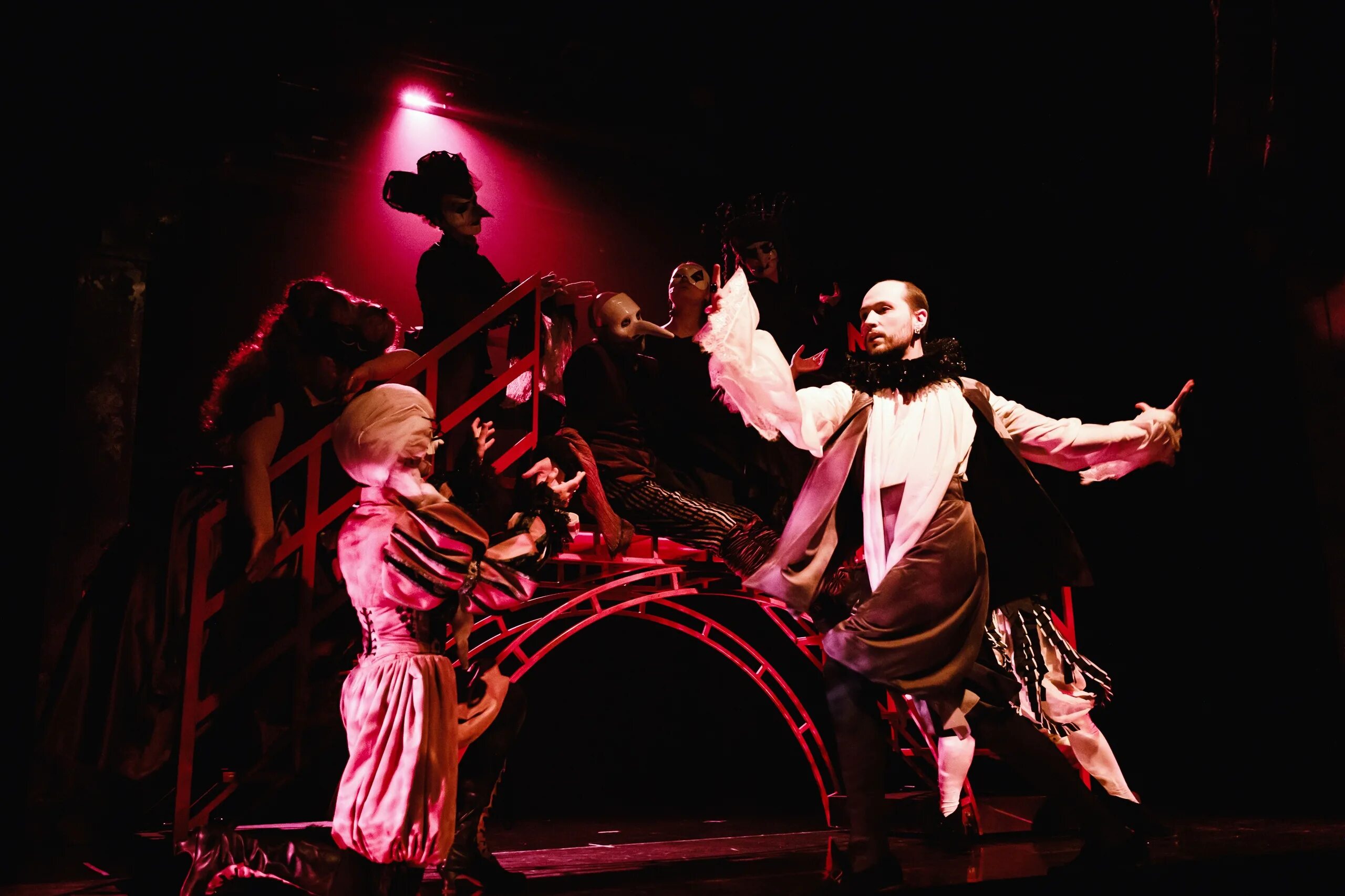 Любовь к трём апельсинам опера мариинский театр продолжительность. Три апельсина спектакль спб. Три апельсина опера прокофьева. Театр доктора дапертутто. Театр три апельсина.