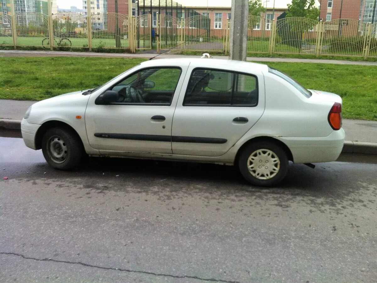 Renault 2000 года. Рено Клио 2000. Рено Клио седан 2000. Рено Клио 2000г. Renault Clio 2000 седан.