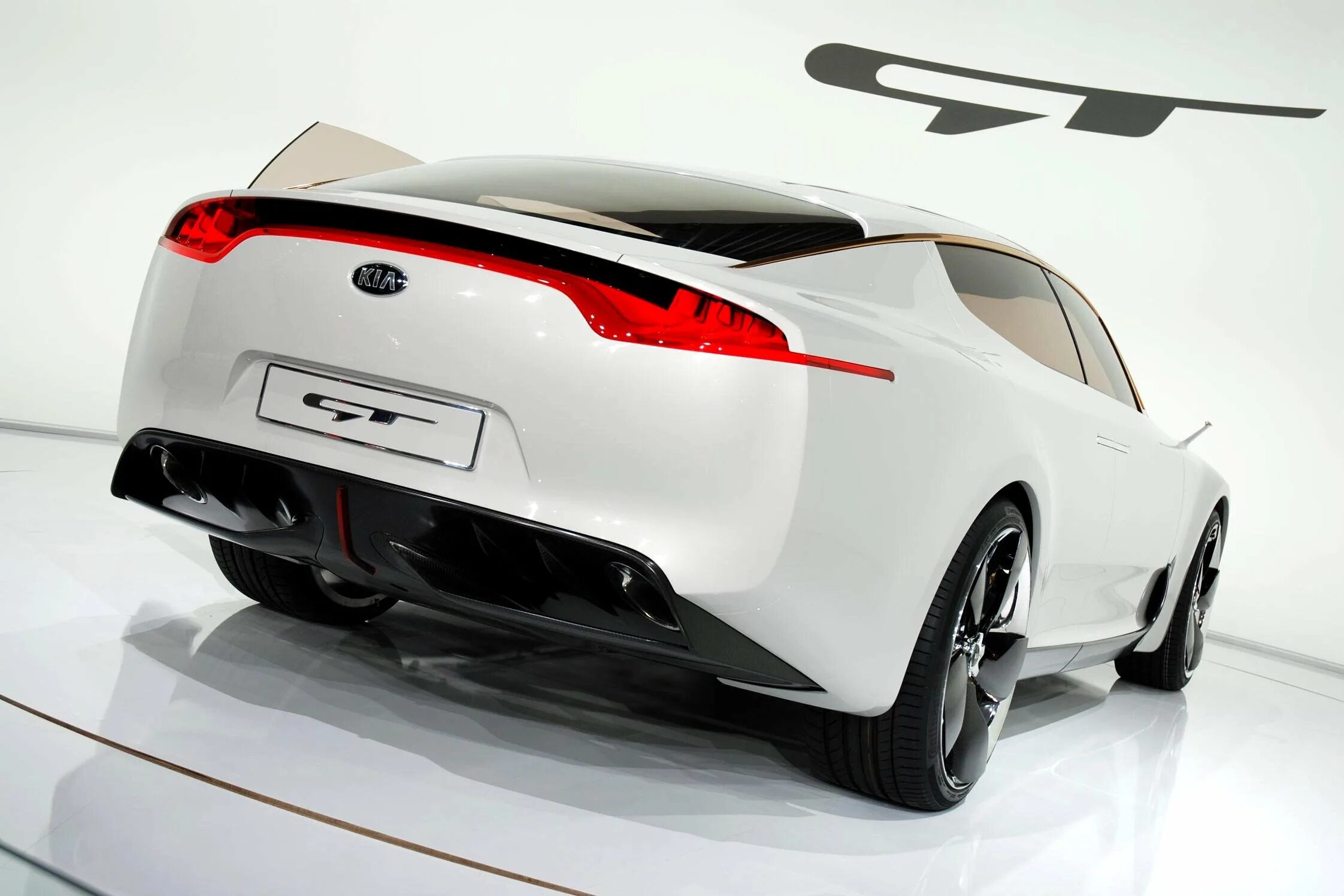 Kia gt Concept. Kia gt Concept 2011. K5 2011 Kia gt. Kia gt Concept салон.