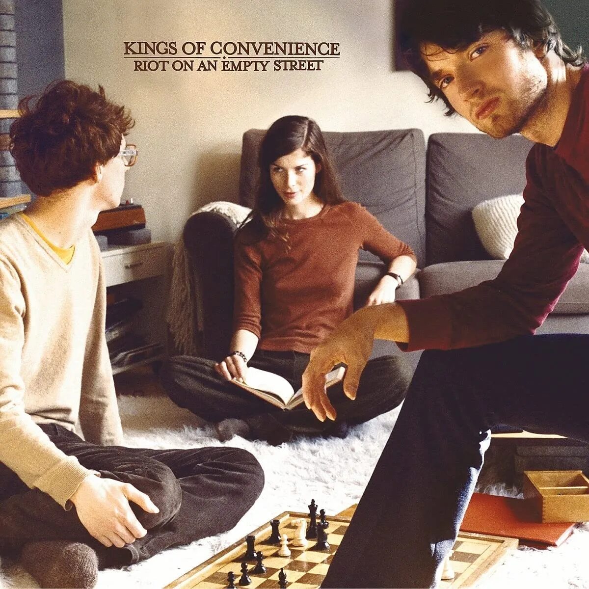 The other way round. Kings of convenience Riot on an empty Street. Группа Kings of convenience. Kings of convenience 2021. Пластинка King of convenience.