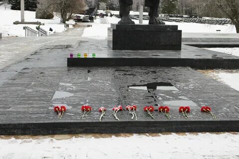 Памятники 2023