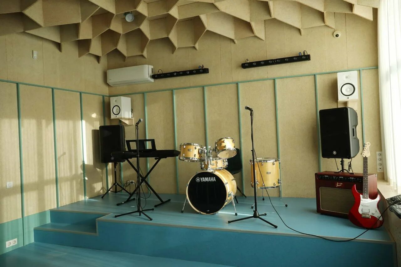 Музыкальная студия. Звукоизоляция студии звукозаписи. Шумоизоляция музыкальной студии. Вокальная студия интерьер.