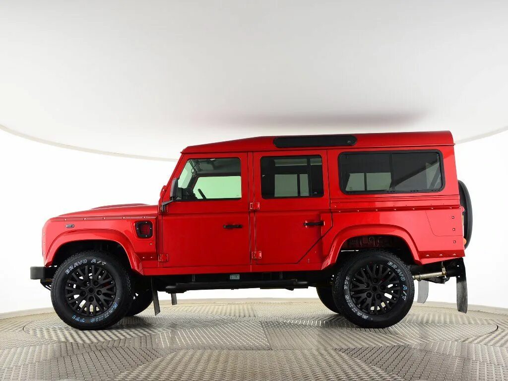 Defender красный. Ленд Ровер Дефендер красный. Defender 110 2021 Red. Новый Дефендер красный. Ленд Ровер Рубикон.