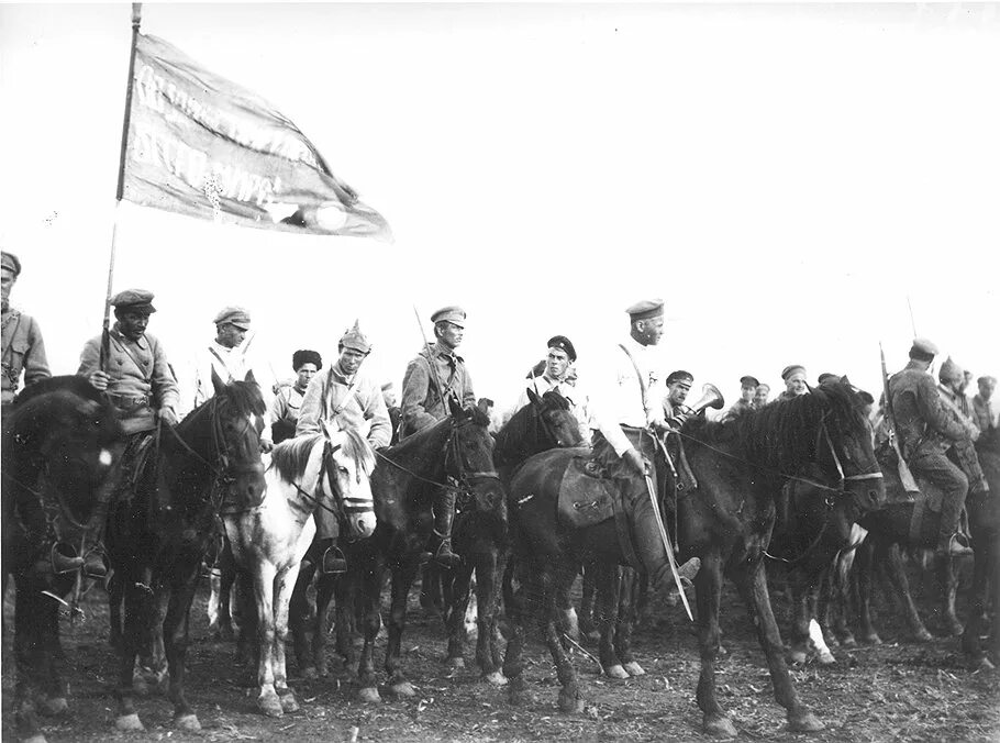Первая конная ростов на дону. Первая Конная армия Буденного. Первая Конная армия 1919. Реввоенсовет 1 конной армии.