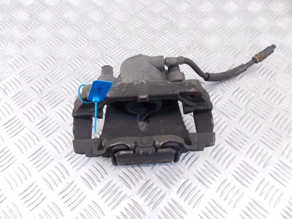 Тормозные суппорта на бмв х5. Суппорт тормозной бмв х3. Суппорт бмв х5 е70. Суппорта бмв х5 е70. Передний тормозной суппорт бмв х5.