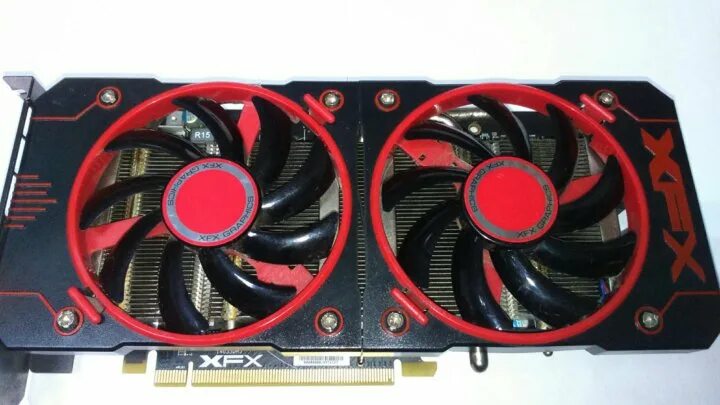 XFX r9 380. Red XFX r9 380. I AMD Radeon r9 380 Series (XFX Pine Group). Видеокарта на кулере красные резиновые усики. Amd r9 380 series