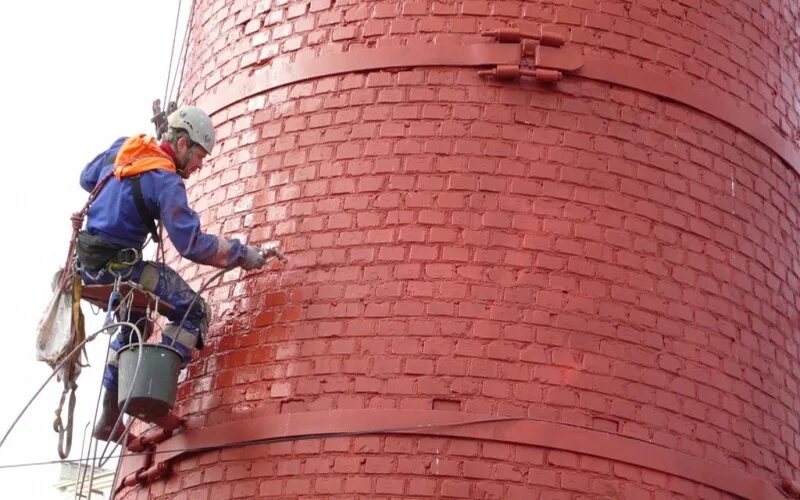 Кирпичная дымовая труба котельной 30 м. Окраска дымовых труб. Маркировочная окраска дымовых труб. Окраска дымовых труб. Покраска дымовых труб.