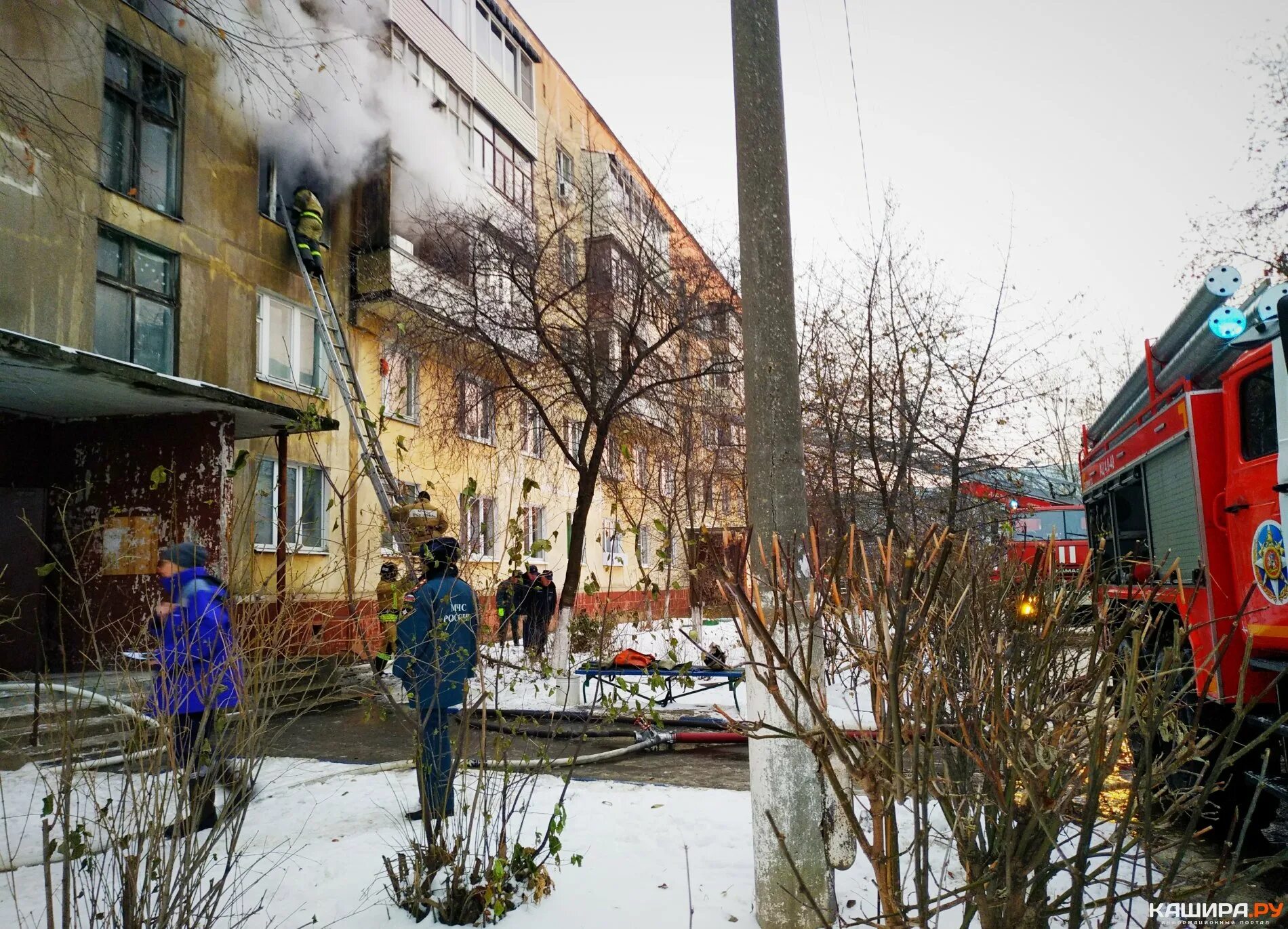 Пожар в кашире сегодня. Мчс кашира. Пожар в кашире. Березовая роща кашира пожар вчера. Пожар в кашире.