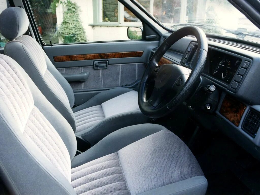 Rover c. Ровер 100. ровер 100 салон. ровер 1990. rover 100 saloon.