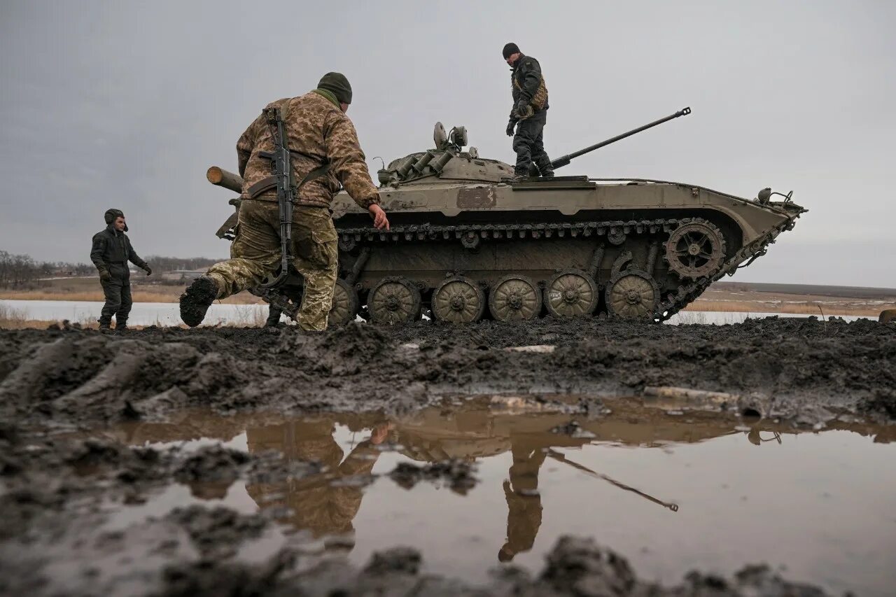 Техника всу на донбассе. Всу украины 2014. Донбасс наступление украины. Украинские войска. Донбасс наступление украины.