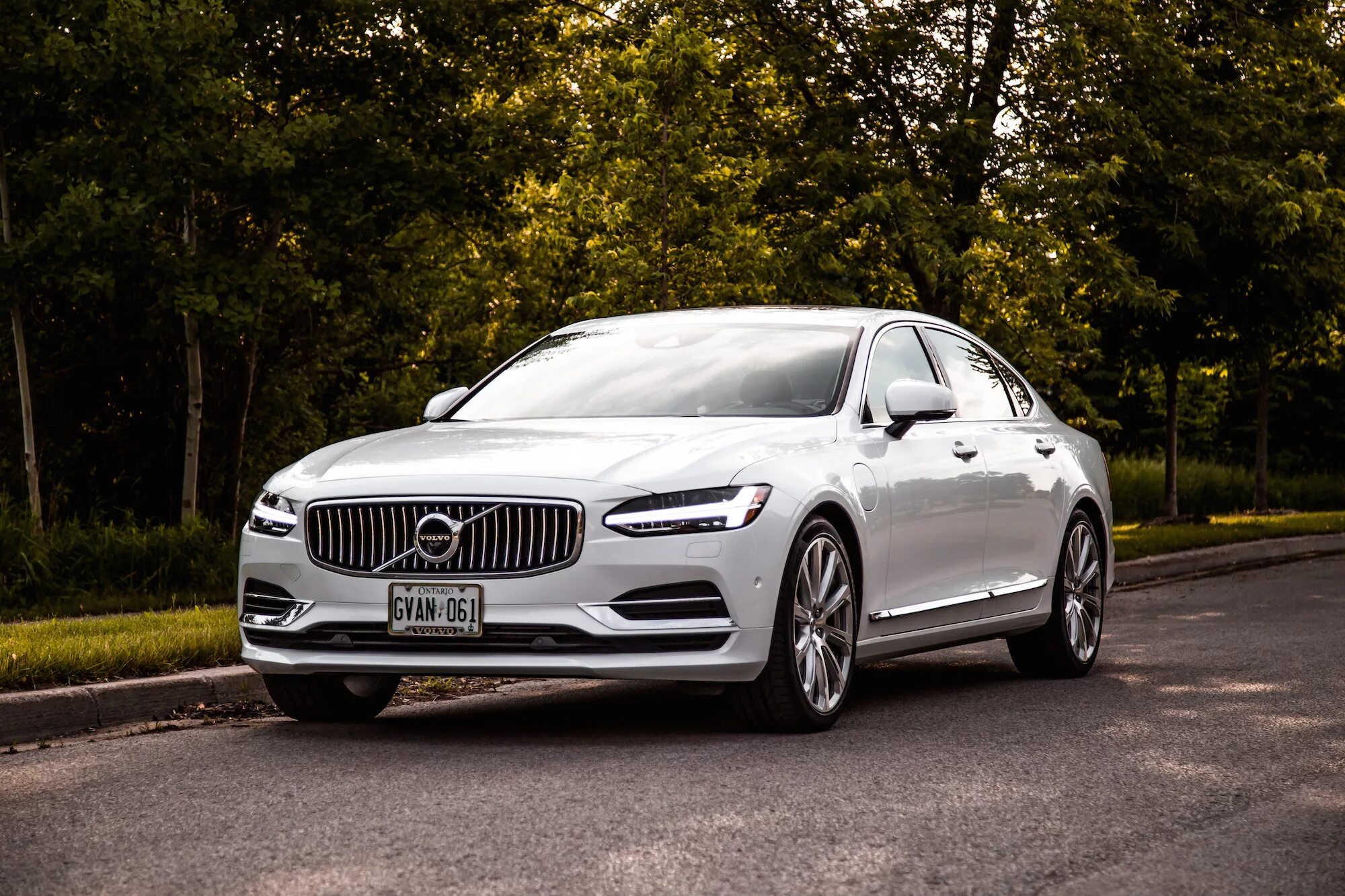 Volvo седан s90. Volvo s60 2021 седан. Volvo s90. белая вольво s90. Infiniti q50s.