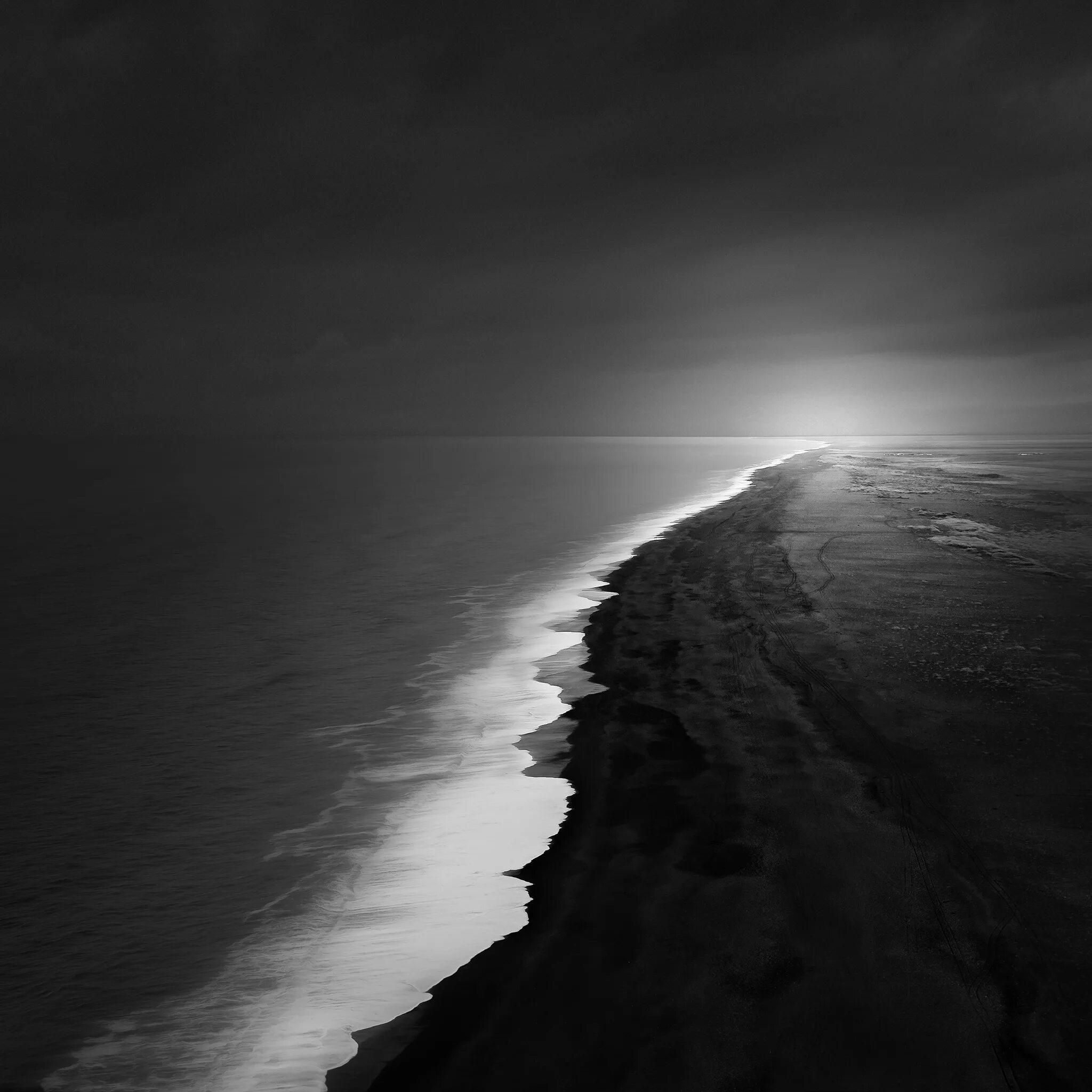 Черно белые обои. Про черно белые фото. Чёрно-белые фото. Черно белые снимки. Черно белое.