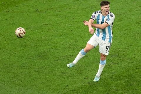 Нападающие fc24