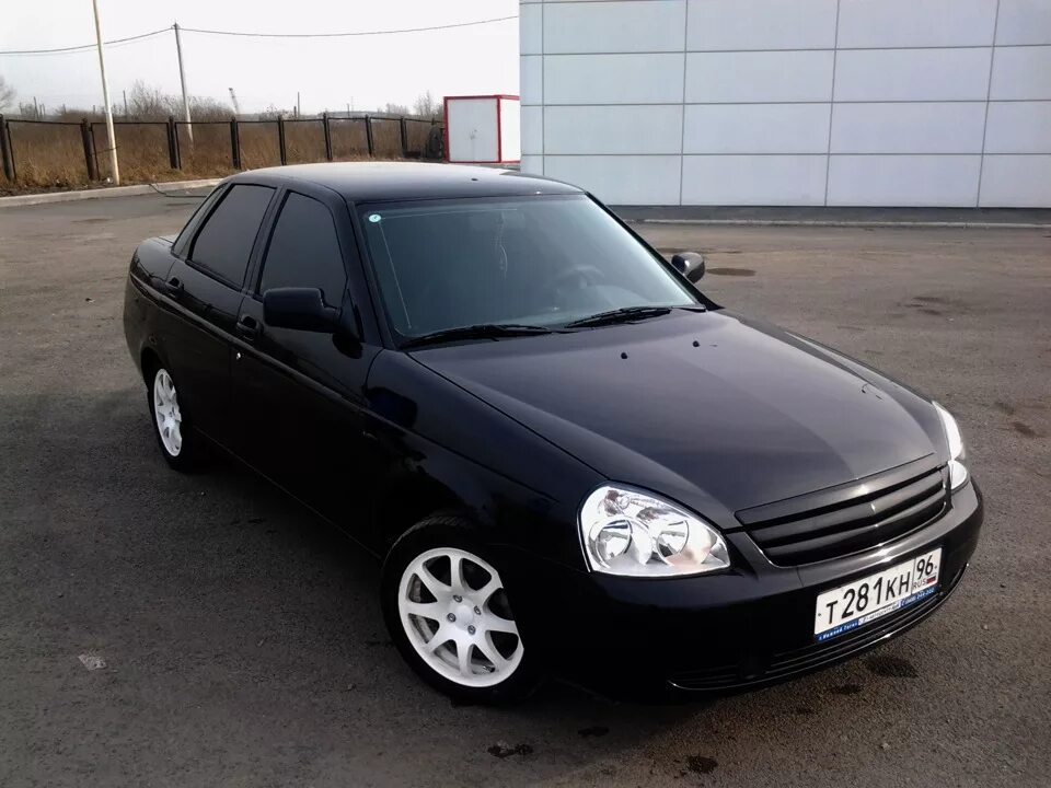 Лада приора седан 2012. Лада приора черная. Приора 2 седан черная. Ладу приору черного цвета. Лада приора черная.