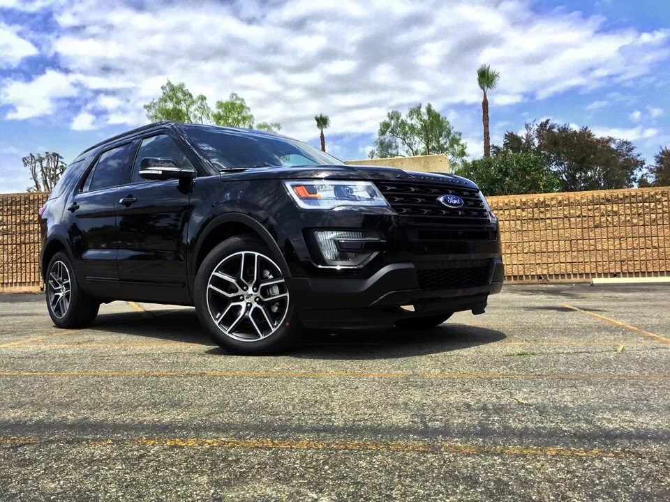 Диски эксплорер. Ford explorer sport 2015. форд эксплорер 5 черный. форд эксплорер спорт 2015. диски ford explorer 5 sport.