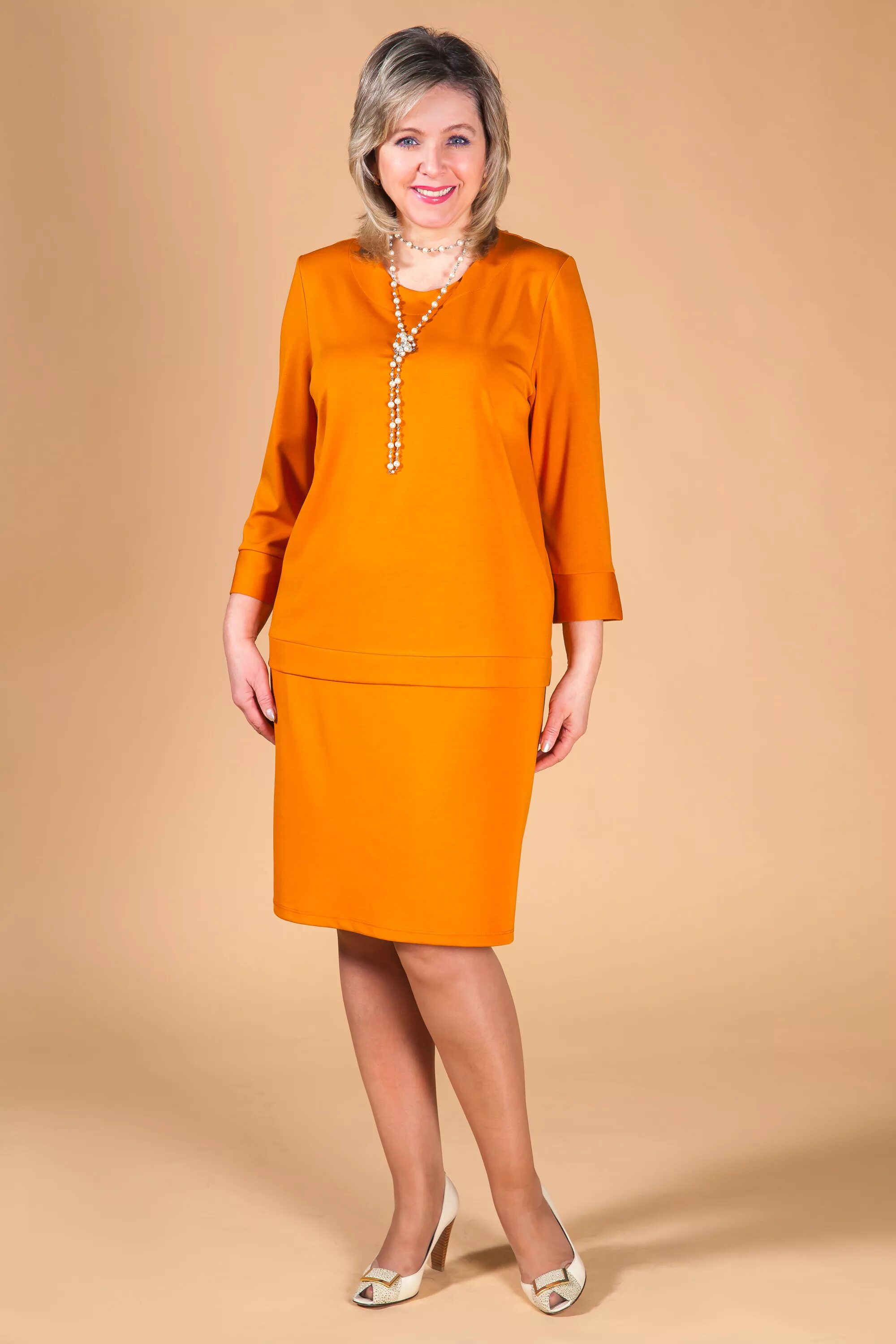 платья для полных женщин стильные. пожилая женщина в платье. пожилая женщина в платье. летние платья для бабушек. платья для пожилых полных женщин.