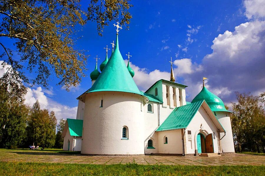 Фото музея куликово поле. Куликово поле музей-заповедник. Музей заповедник Куликово поле Тула. Храм Сергия Радонежского Куликово поле. Храм Сергия Радонежского на Куликовом поле Тульская область.