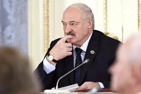 Лукашенко уволил