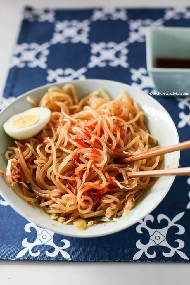 Лапша корейцев. Чейз корейски лапша. Корейская лапша Veg. Корейская еда из лапши. Лапша по корейски.