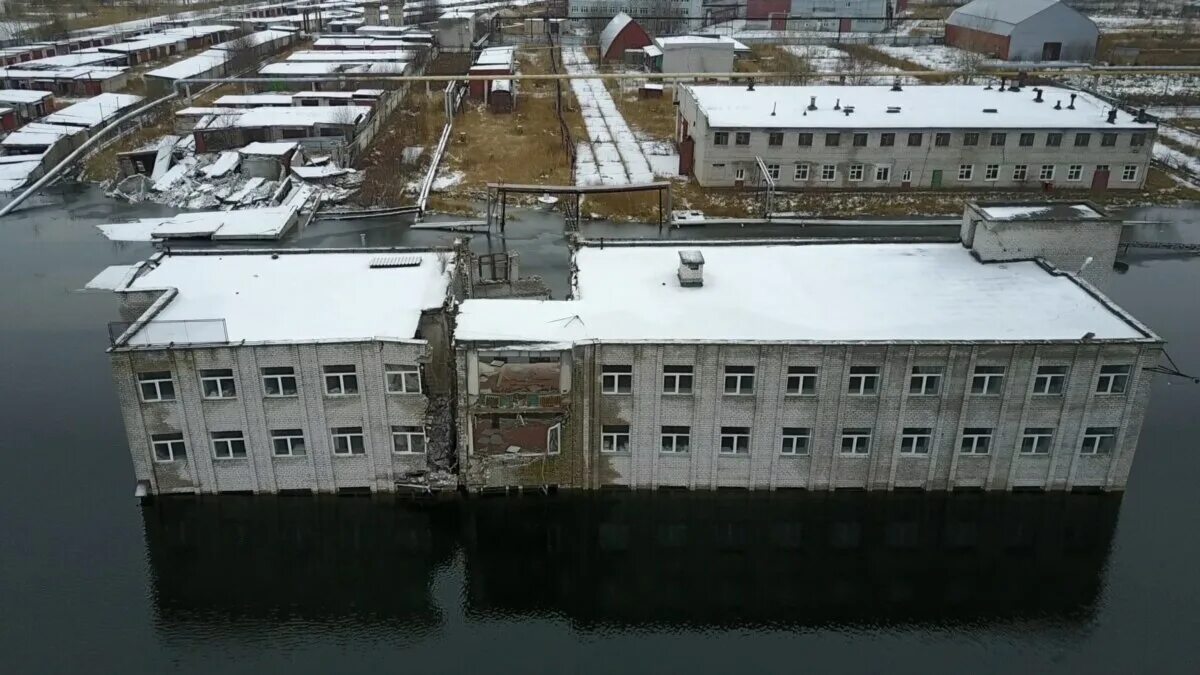 Березняки под водой. Березники город уходит под землю. Город березники провалы. Березники провалы. Березняки под водой.