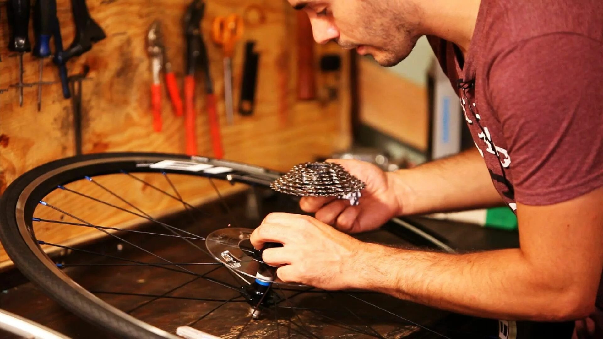 Ремонт велосипедов. Мастерская велосипедов. Bike Tire Repair. Bicycle repairman. The bike being repaired