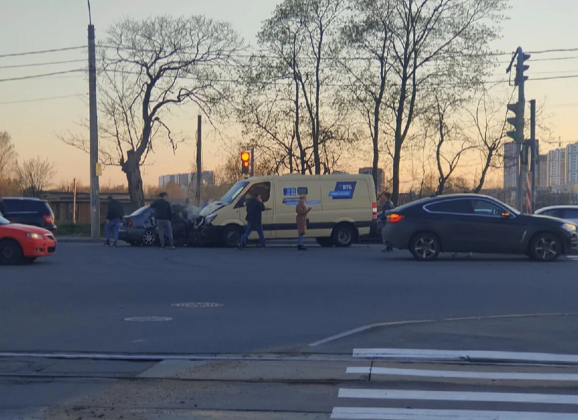 6 фонтанка ру. Авария Выборгское шоссе 12.04. ДТП Санкт-Петербург вчера на Выборгском шоссе. Авария на Выборгском шоссе.