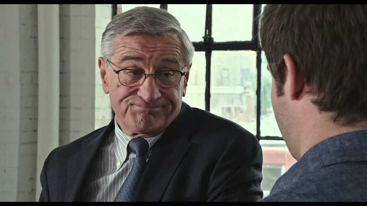 Стажер с робертом де. Стажер с робертом де. Стажер 2015. Де ниро стажер. Бен уиттакер стажер.