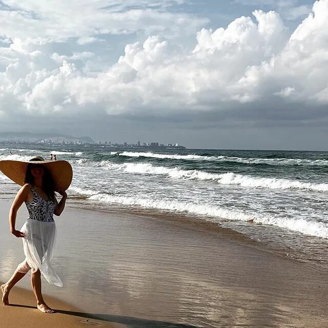 Девушка скрипка море. Море и ты море и я. Очарование моря тайна. Ночное море. Sea of despair группа.