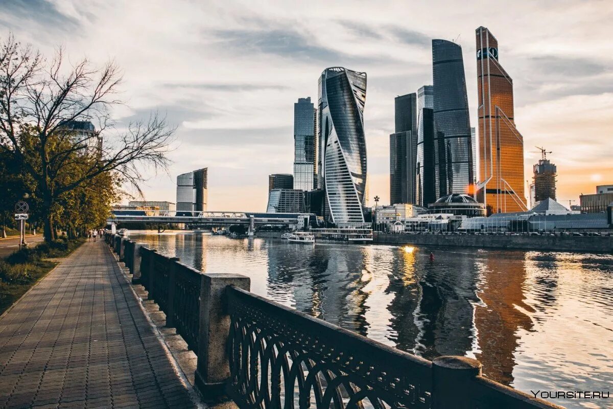 Набережная деловой центр. Москоу сити. москва сити 8к. набережная тараса шевченко вид на москва сити. москоу - сити, небоскребы, река..