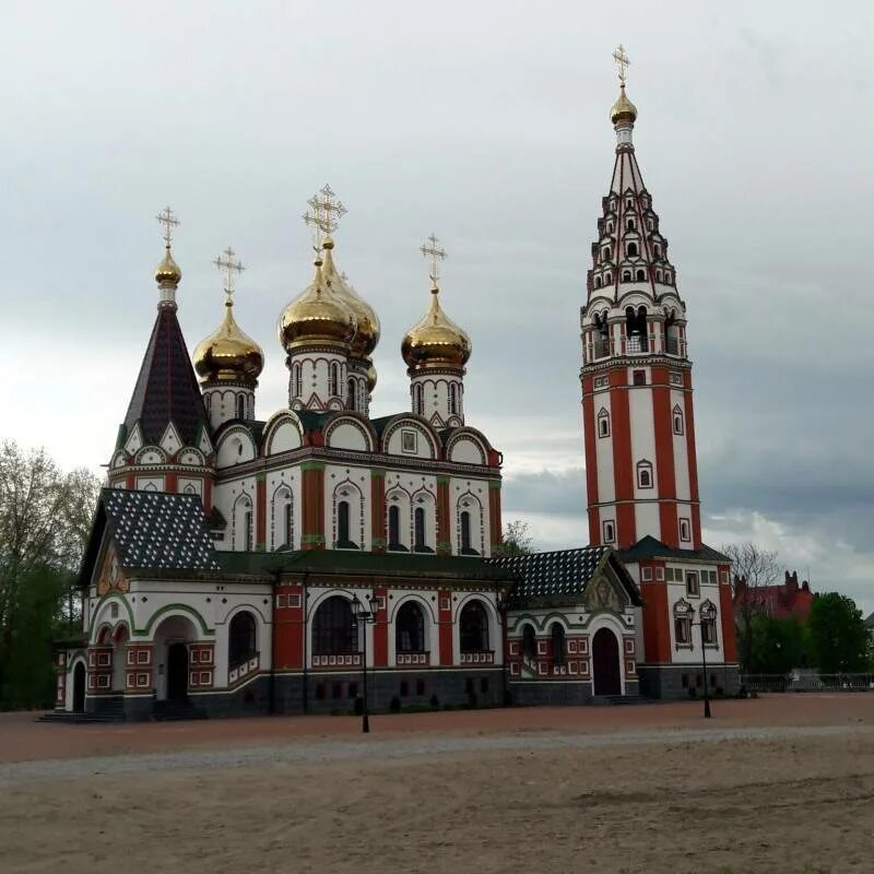 Гусев достопримечательности. Храм в Гусеве Калининградской области. Гусев Калининград храм всех святых. Достопримечательности города Гусева Калининградской области. Памятники города Гусева Калининградской области.