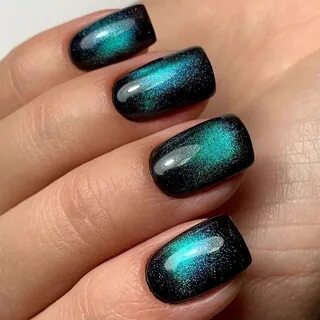 Маникюр кошачий глаз на новый год