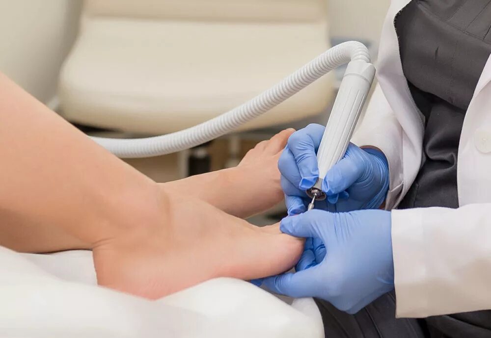 Мастер педикюра. Подолог электросталь. Центр ортовита в электростали. Гигиенический аппаратный педикюр. Мужской педикюр аппаратный.