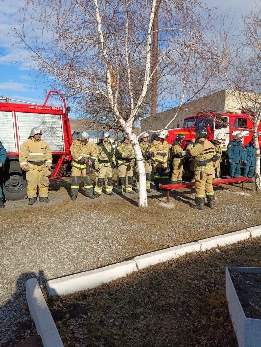 Пожарный МЧС. Пожарные МЧС России. Учения МЧС В школе. МЧС пожарки. Мчс черкесск