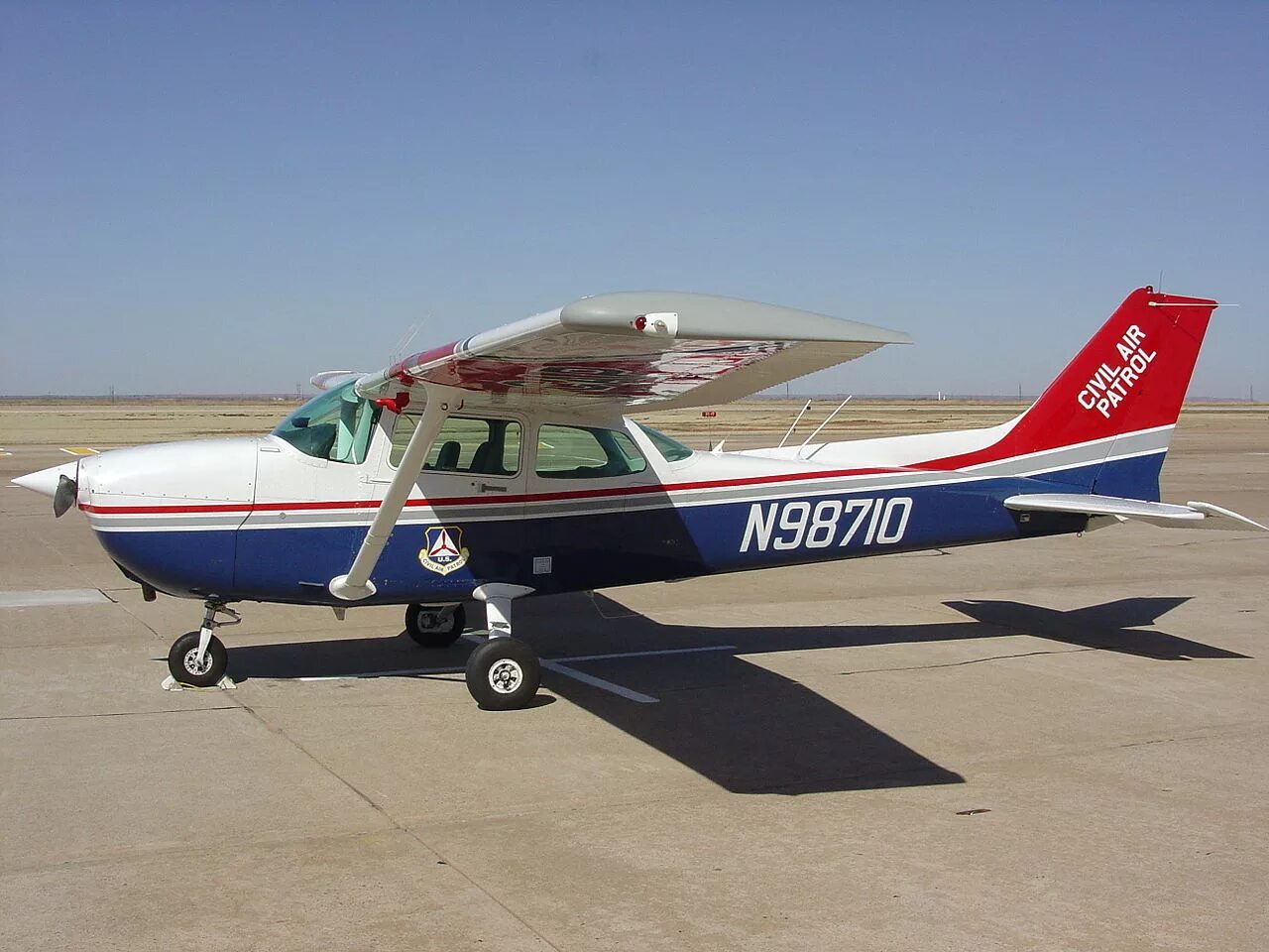 Купить авиа. Самолет Cessna 172. Cessna 172 Skyhawk. Легкомоторный самолет Цессна 172. Cessna 204.