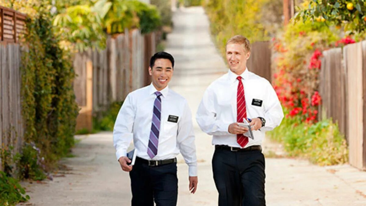 Современные миссионеры. Миссионер фото. Миссионерство миссионеры. Миссионер мормон.
