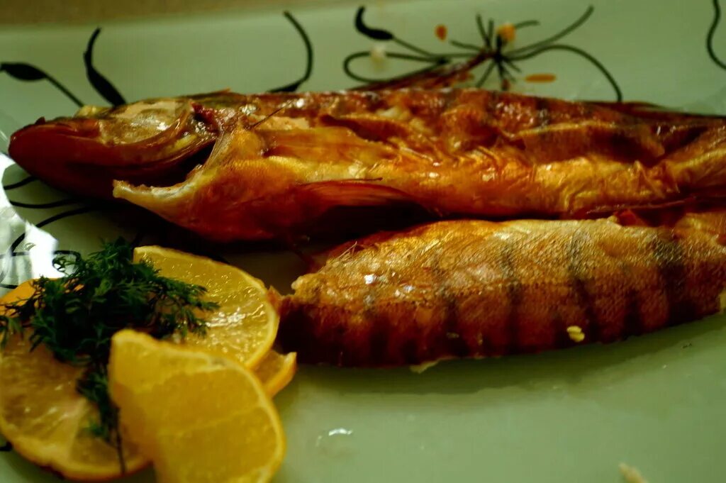 рыба курица. копченая рыба курам. копченая рыба с дымком. рыба курица фото. копченая рыба курам.