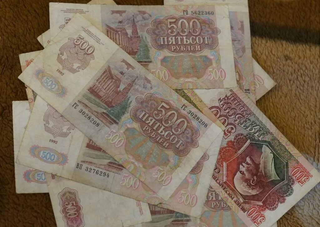 Продам за 100 000 рублей. 100 000 рублей одной купюрой. Купюра ржев 100 рублевая. Где продать 100 руб с модификацией 2004 г. 100 рублей с красивым номером.