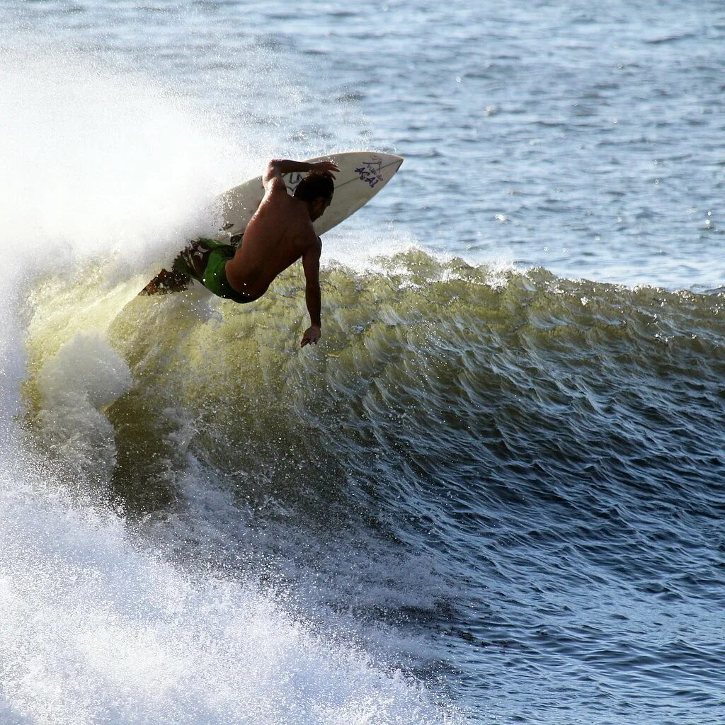 Surf be описание. На серфинг. Фотообои серфинг. Шортборд серфинг. Surf be описание.