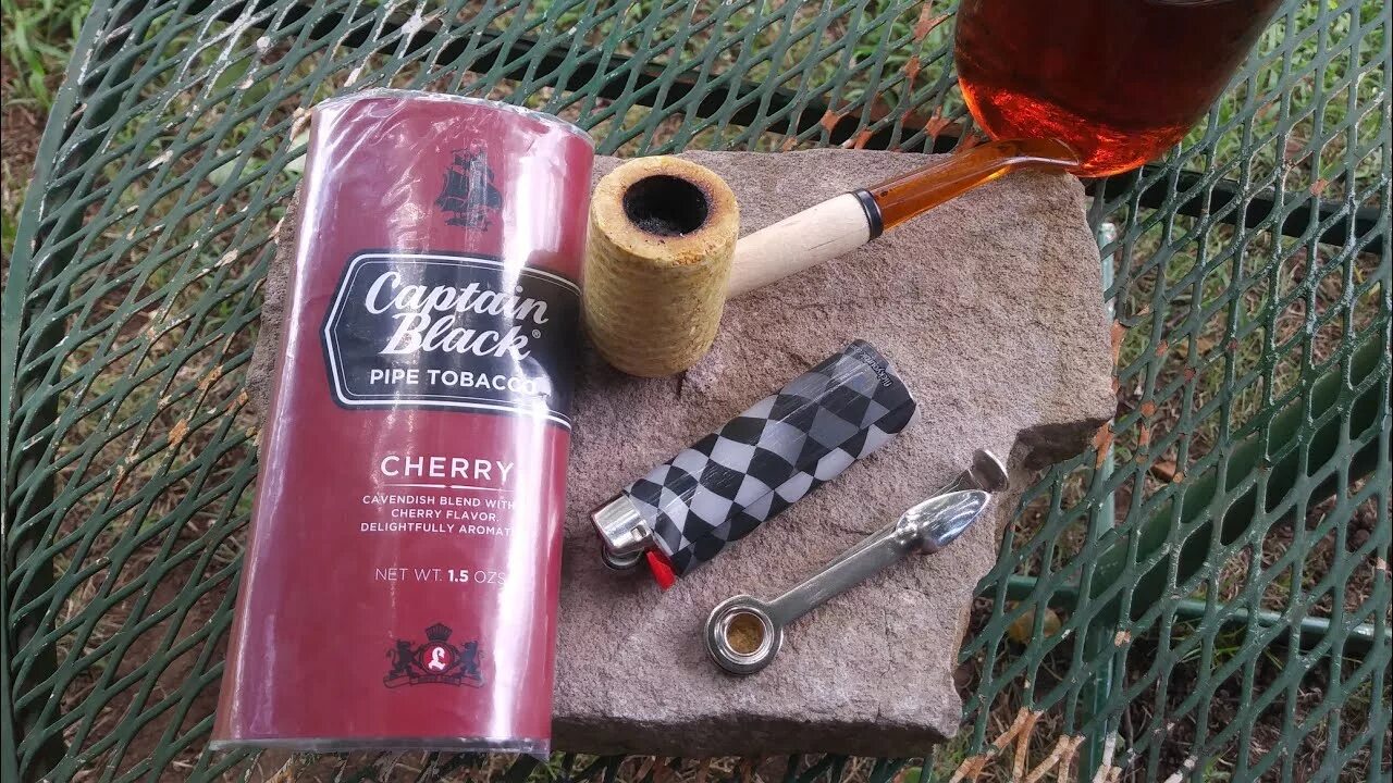 Captain cherry. Капитан блэк черри. mr captain black cherry pipe. сигареты капитан блэк вишня. сигареты-captain silver blue.