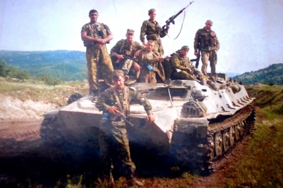 Мсп 7 дней. Ястребиная гора чечня 1995. 242 мсп в чечне 1999-2000. вдв в чечне 1999.