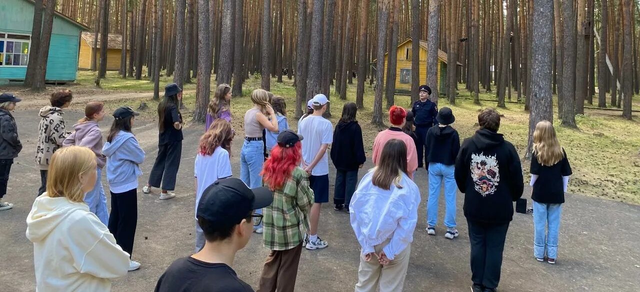 Лагерь красная горка кострома. Красная горка каменск. Детский оздоровительный лагерь красная горка. Красная горка каменск. Дол красная горка каменск-уральский.