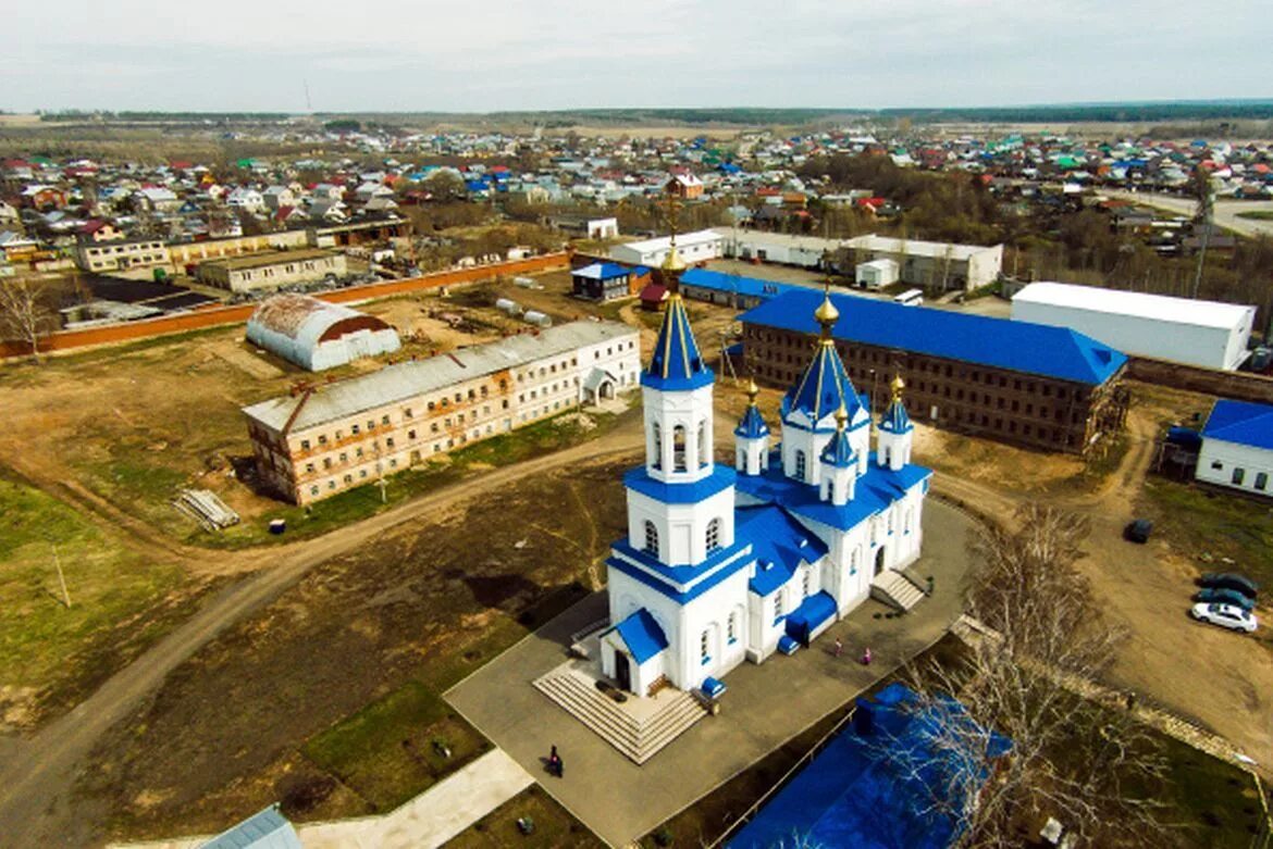 В каком городе находится елабуга. Елабужский Казанско-Богородицкий монастырь. Женский монастырь Елабуга. Елабуга монастырь Елабужский Казанско-Богородицкий женский Арзинка. Анзирка монастырь Елабуга.