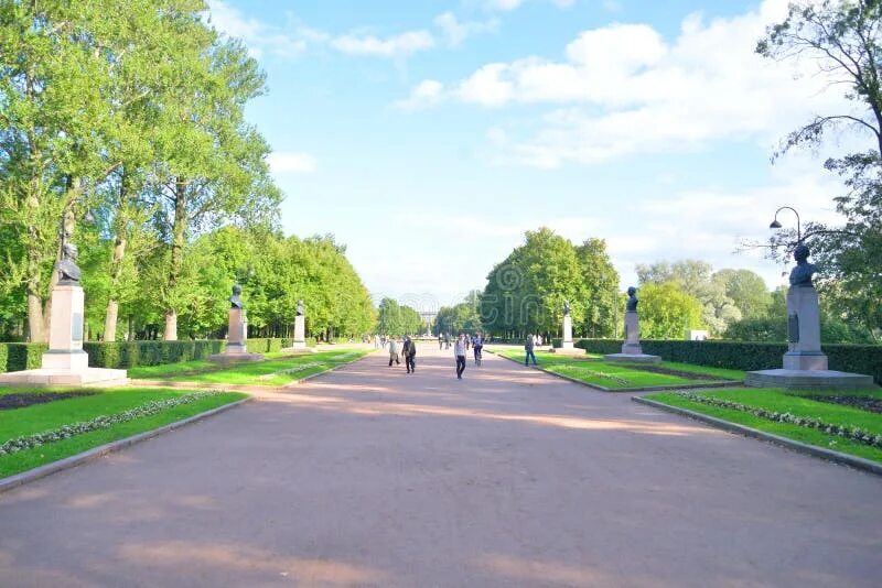 Московский парк победы санкт петербург аллея героев. Парк Победы Санкт-Петербург аллея. Парк Победы Москва аллеи. Московский парк Победы Центральная аллея. Аллея парка Победы СПБ.