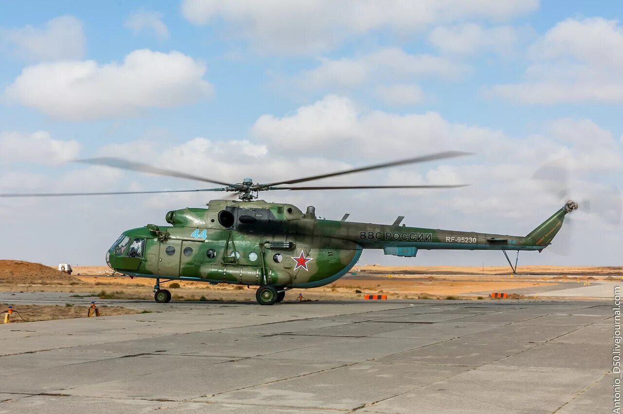 Ми-8 вертолёт. Армейский вертолет ми 8. Боевой вертолёт ми-8. Многоцелевой ми 8.