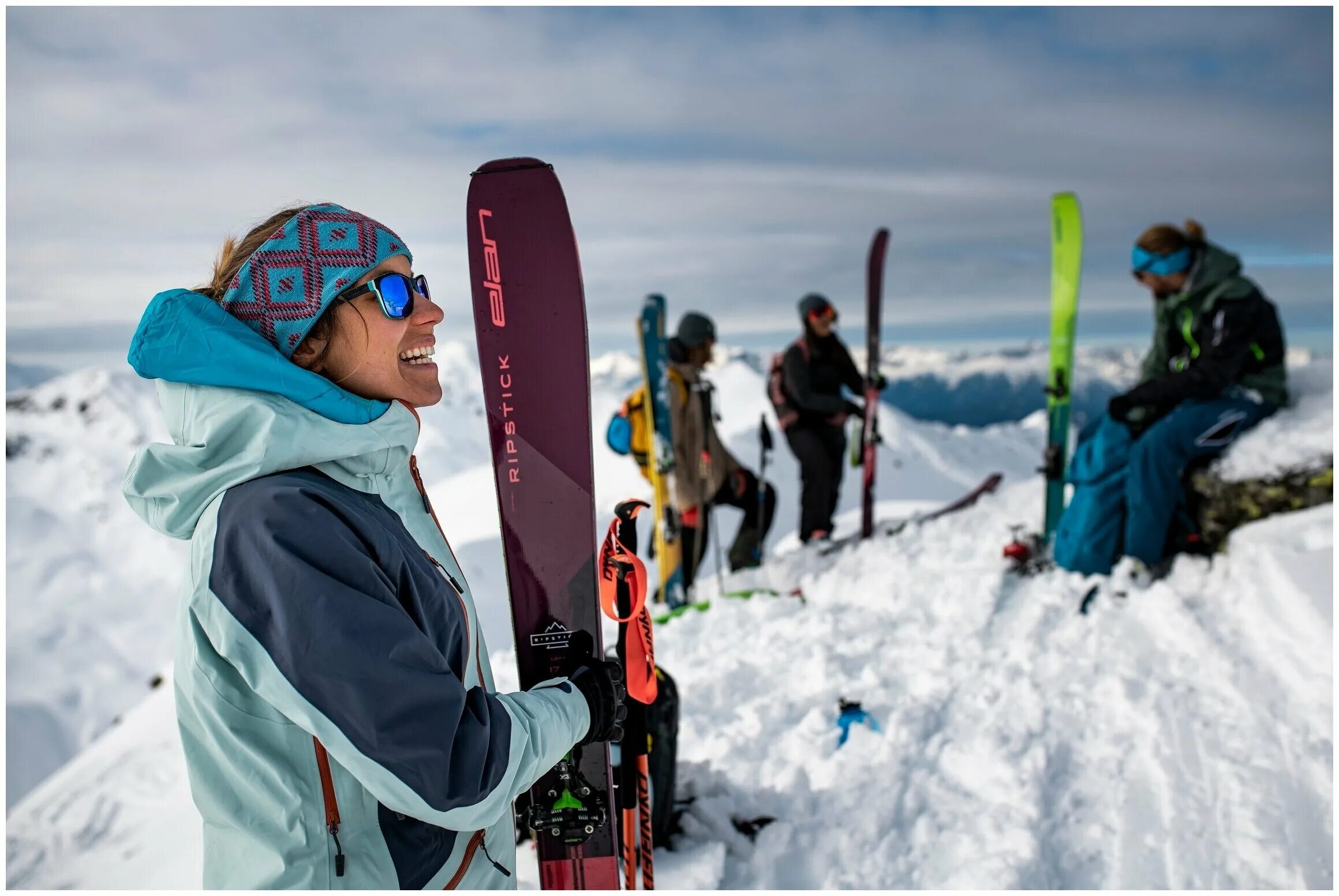 Горнолыжное снаряжение. Палки для горнолыжного спорта. Экипировка для горных лыж. Как выбрать длину горных лыж. Выбор горных лыж.