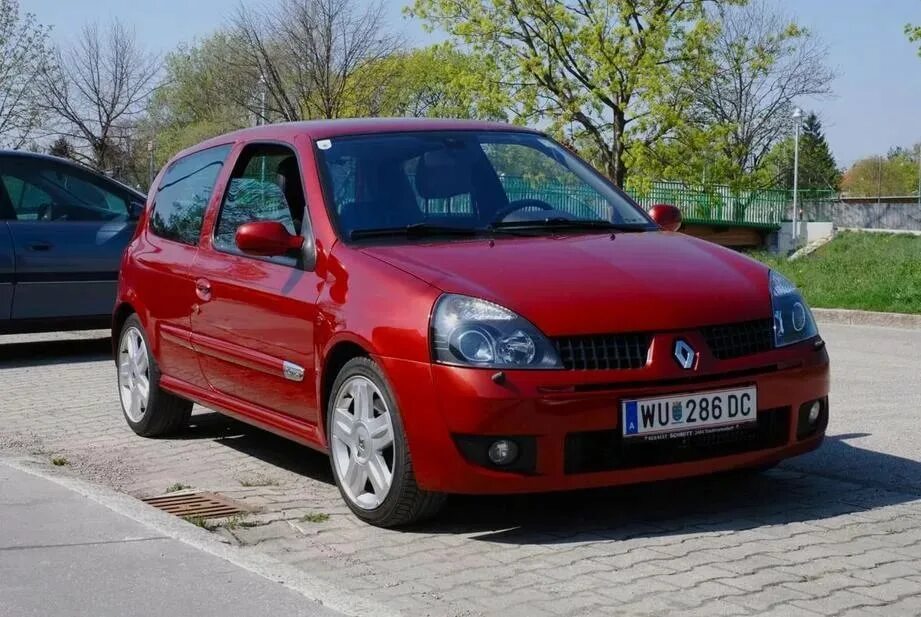 Рено клио 2000. Рено клио 2 2002. Рено клио 2001 хэтчбек. Рено клио 2 хэтчбек. Renault clio 2003.